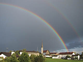 Regenbogen über Westmünster